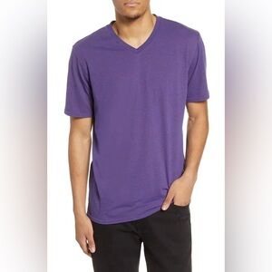 Men’s purple vneck tee XL